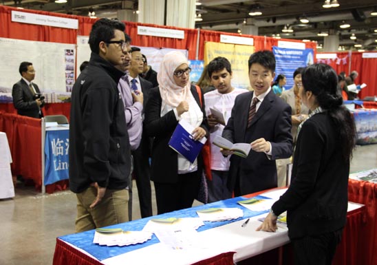 图片新闻：留学中国教育展代表团访问美国并参加2013加拿大国际教育展7