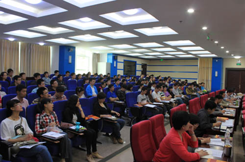 2012年青岛地区国家公派留学人员出国行前培训会在中国海洋大学举行3
