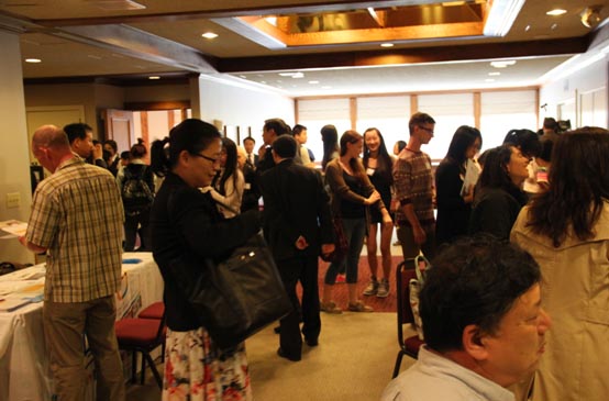 图片新闻：留学中国教育展代表团访问美国并参加2013加拿大国际教育展2