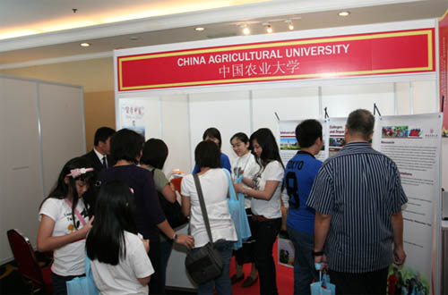 “印尼第九届留学中国教育展”及马来西亚留学中国说明会取得圆满成功4