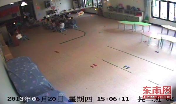 福州一幼儿园老师用书包砸3岁女童 被罚款500元1
