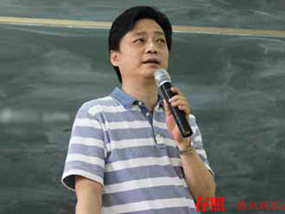 崔永元入职中国传媒大学 明星做老师不是新鲜事儿1