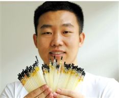 杭州学霸大学生考研 用掉两百六十多根笔芯1