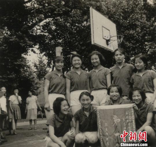 南京百年老校恢复全女校建制因性别施教引争议-中国教育1