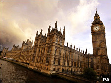 2012英国BBC:英国公众对议员信任程度大跌1