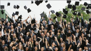2012英国BBC:英更多大学毕业生做低技能工作1