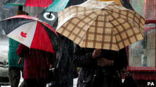 英媒:英国四月降雨量“百年最高”1