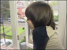 2012英国BBC:查理为啥不能上对门的小学？1