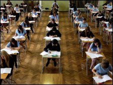 英媒:英国公布最新中学成绩排行榜1