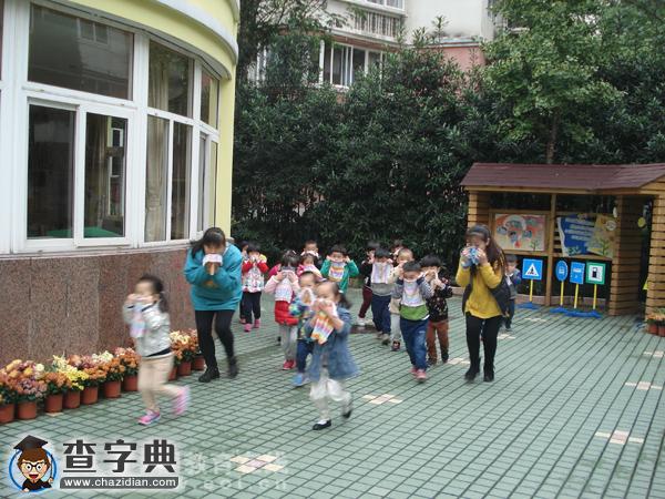杭州市星辰幼儿园消防日学习防火和消防知识3