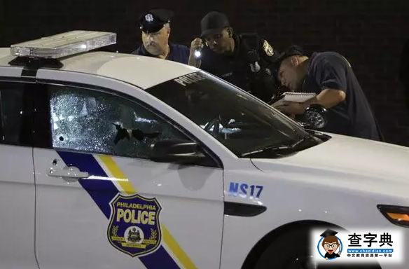 美国费城一名枪手袭击警察，造成一死多伤2